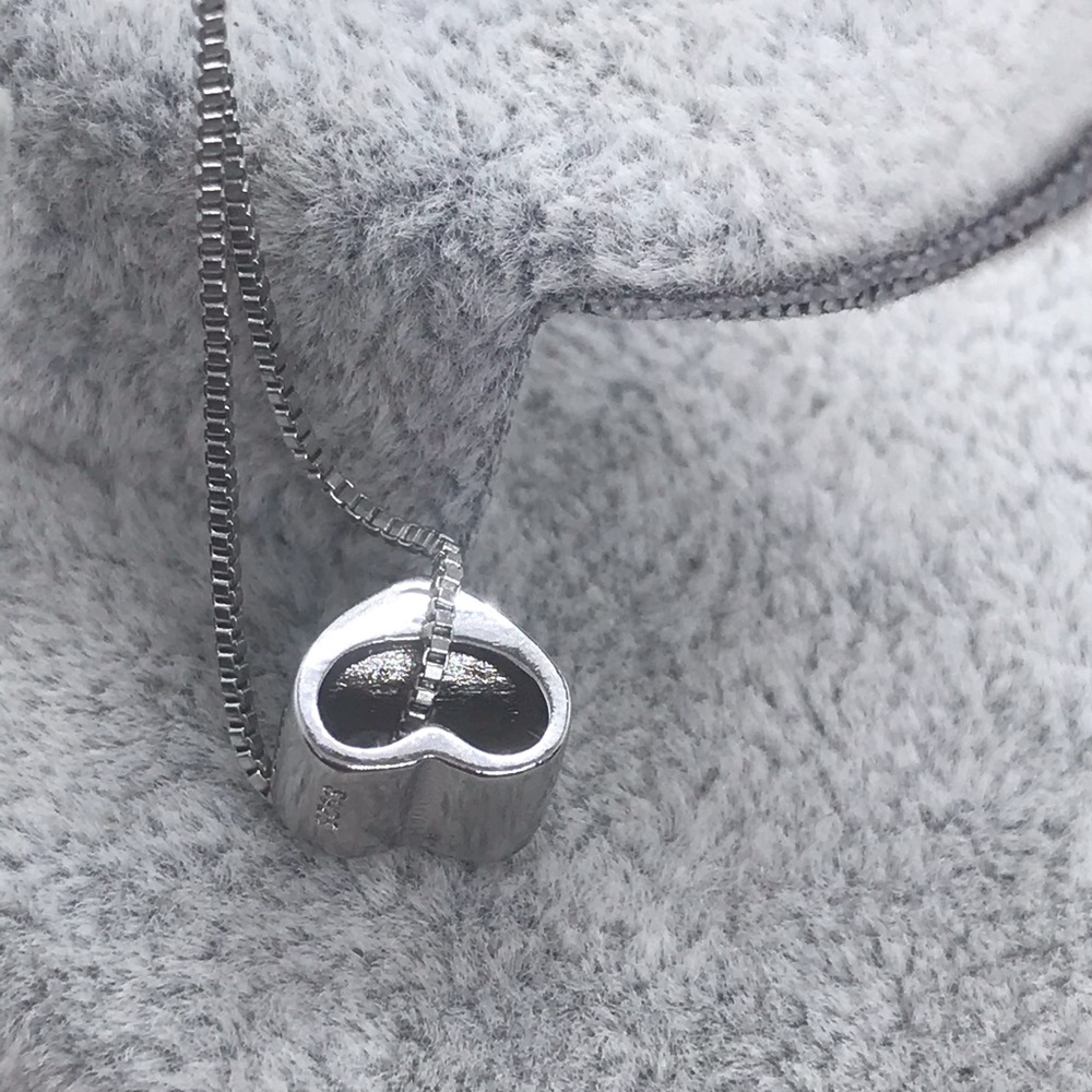 🌟 Silver Heart 💓 Necklace - Picture 6 of 6